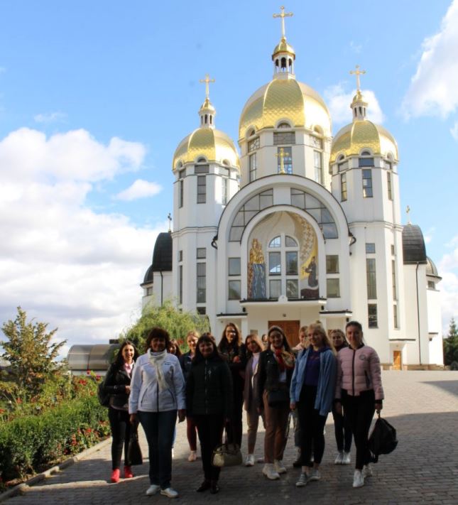 Марійський духовний центр Зарваниця